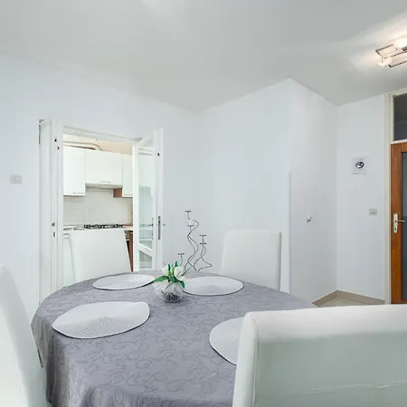 Dea B4+1 Apartment