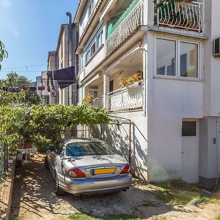 Dea B4+1 Апартаменты *