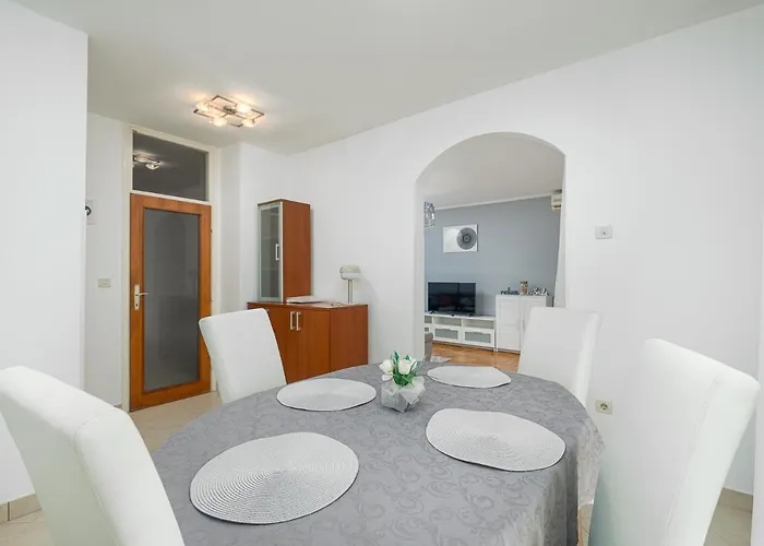 Dea B4+1 Apartment Porec
